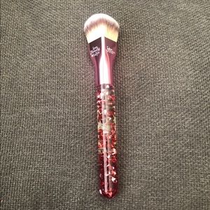 2018 It Cosmetics LOVE IS THE FOUNDATION